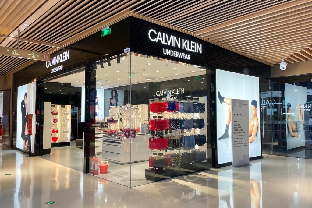Veronica Leoni to Leave Calvin Klein Collection When Her Contract Ends Veronica Leoni to Leave Calvin Klein Collection When Her Contract Ends